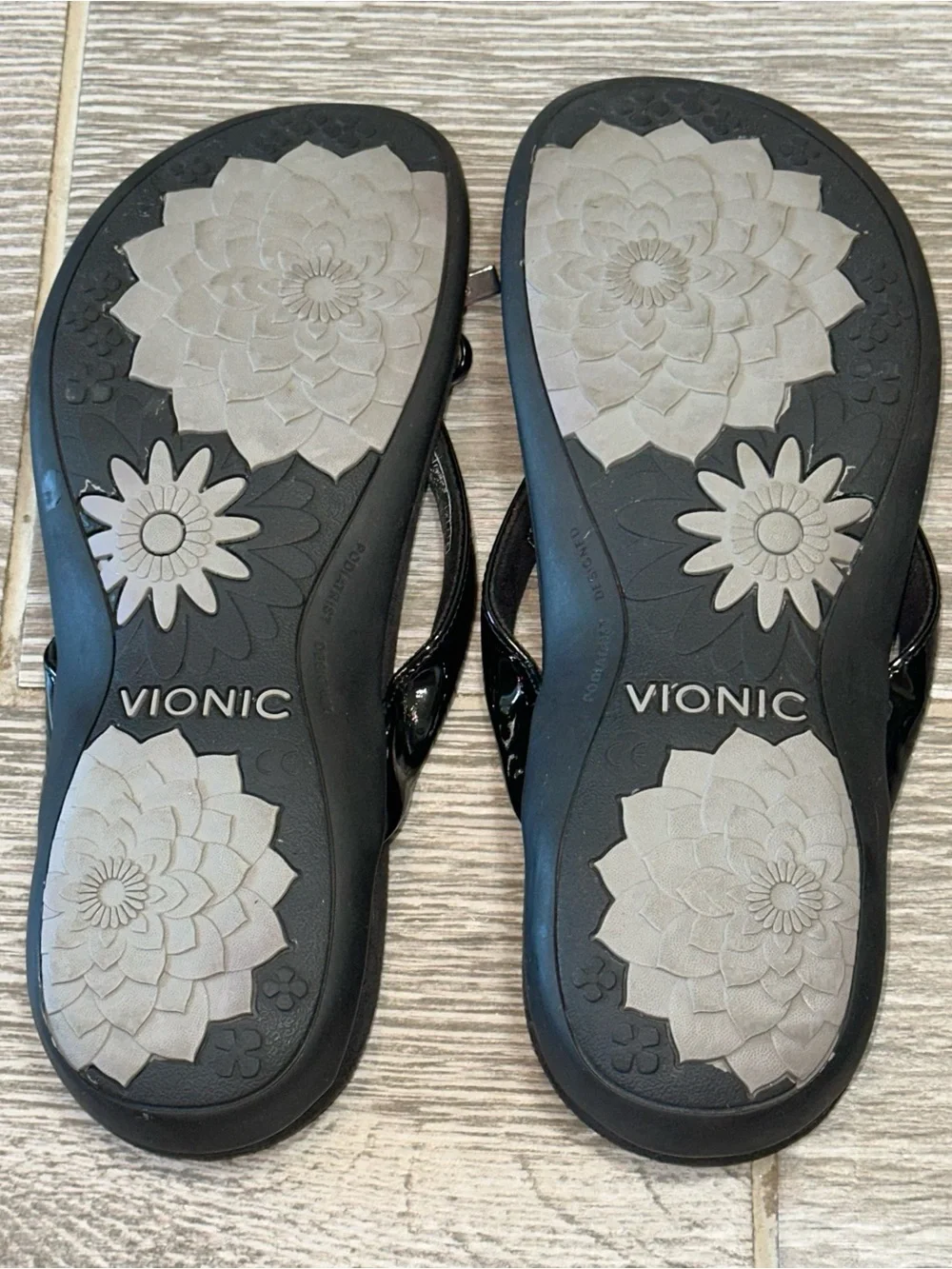 Vionic Bella II Black Patent Orthotic Sandals Flip Flops Bow Thong Women’s 9